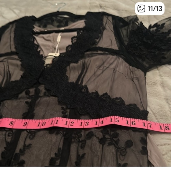 Elegant Victorian Black Lace Maxi Dress - Picture 4 of 7